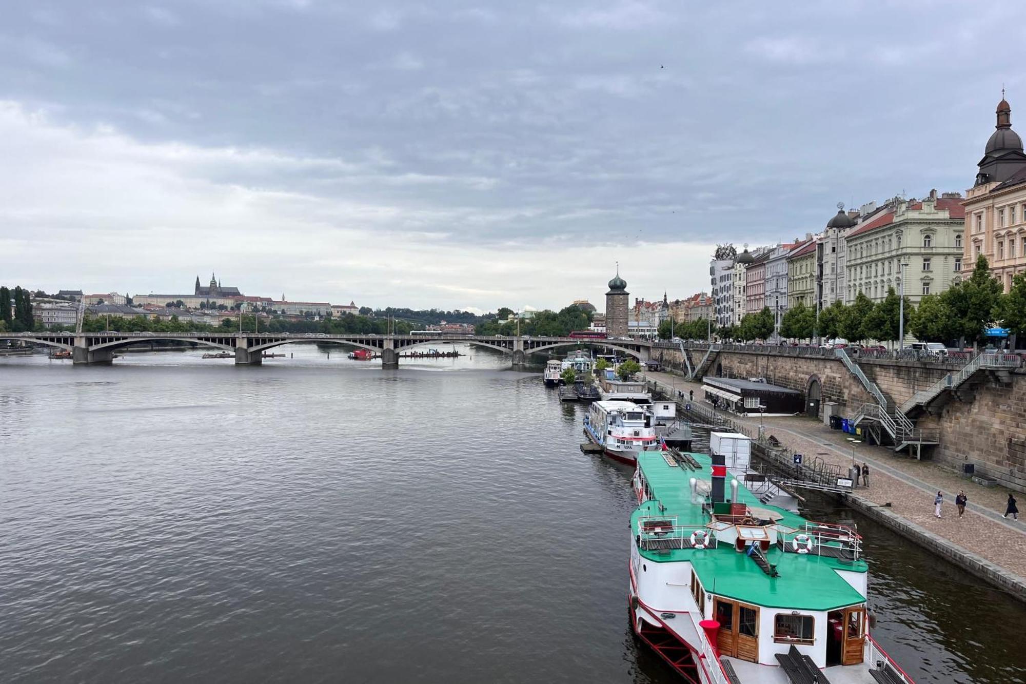 Comfortable And Cosy Apt A Few Steps From Dancing House And Naplavka Dance ปราก ภายนอก รูปภาพ