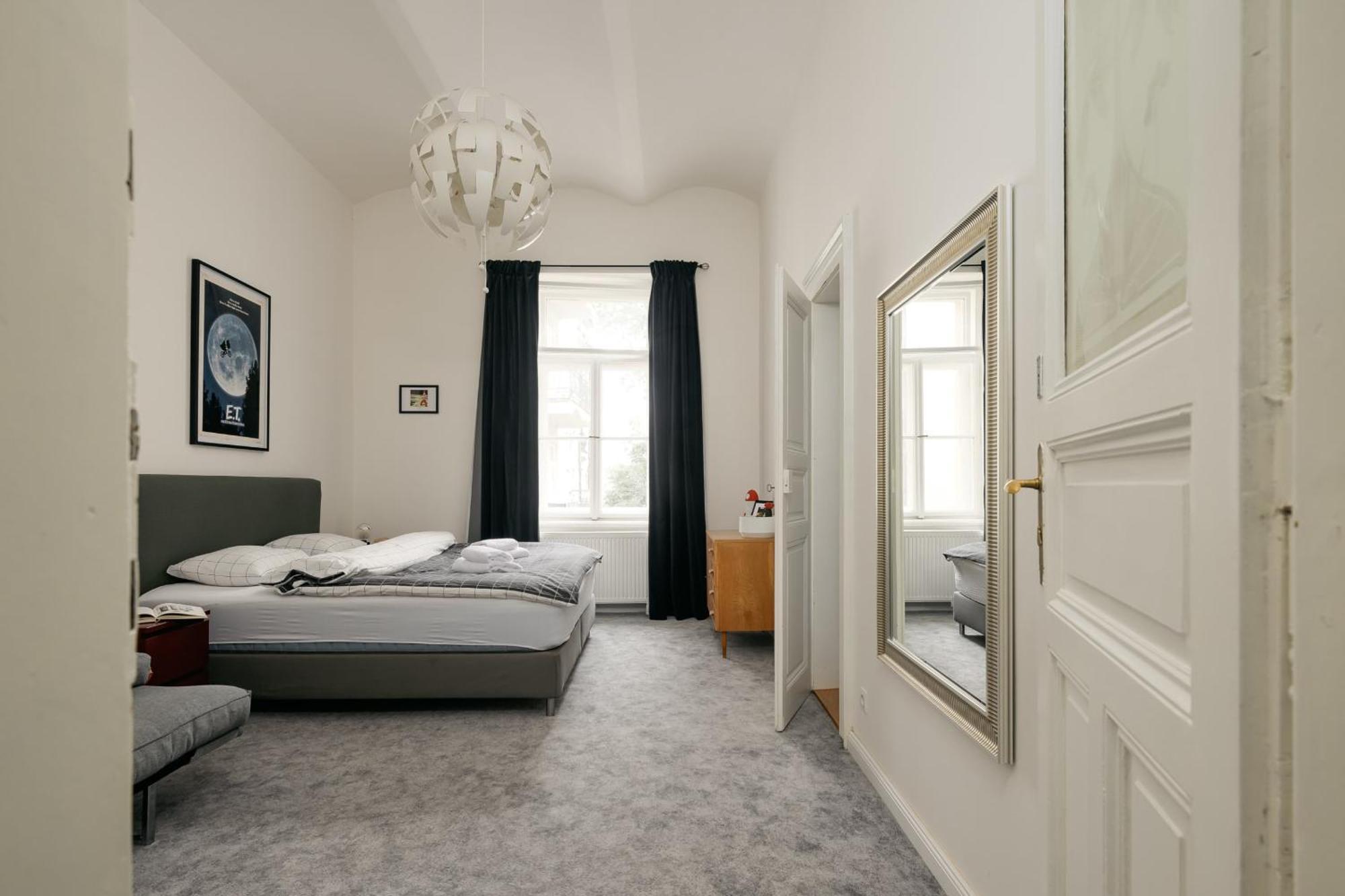 Comfortable And Cosy Apt A Few Steps From Dancing House And Naplavka Dance ปราก ภายนอก รูปภาพ