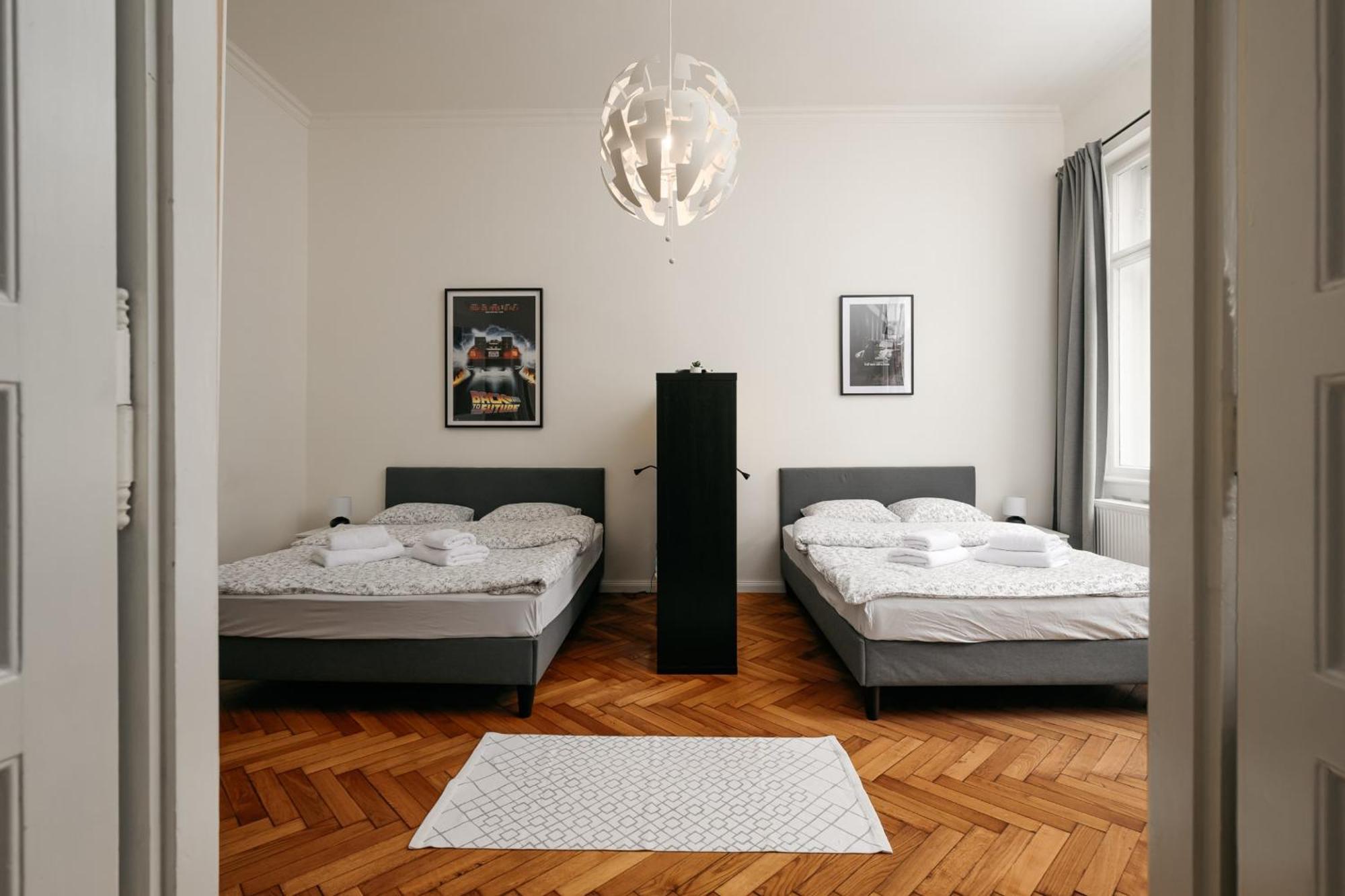Comfortable And Cosy Apt A Few Steps From Dancing House And Naplavka Dance ปราก ภายนอก รูปภาพ