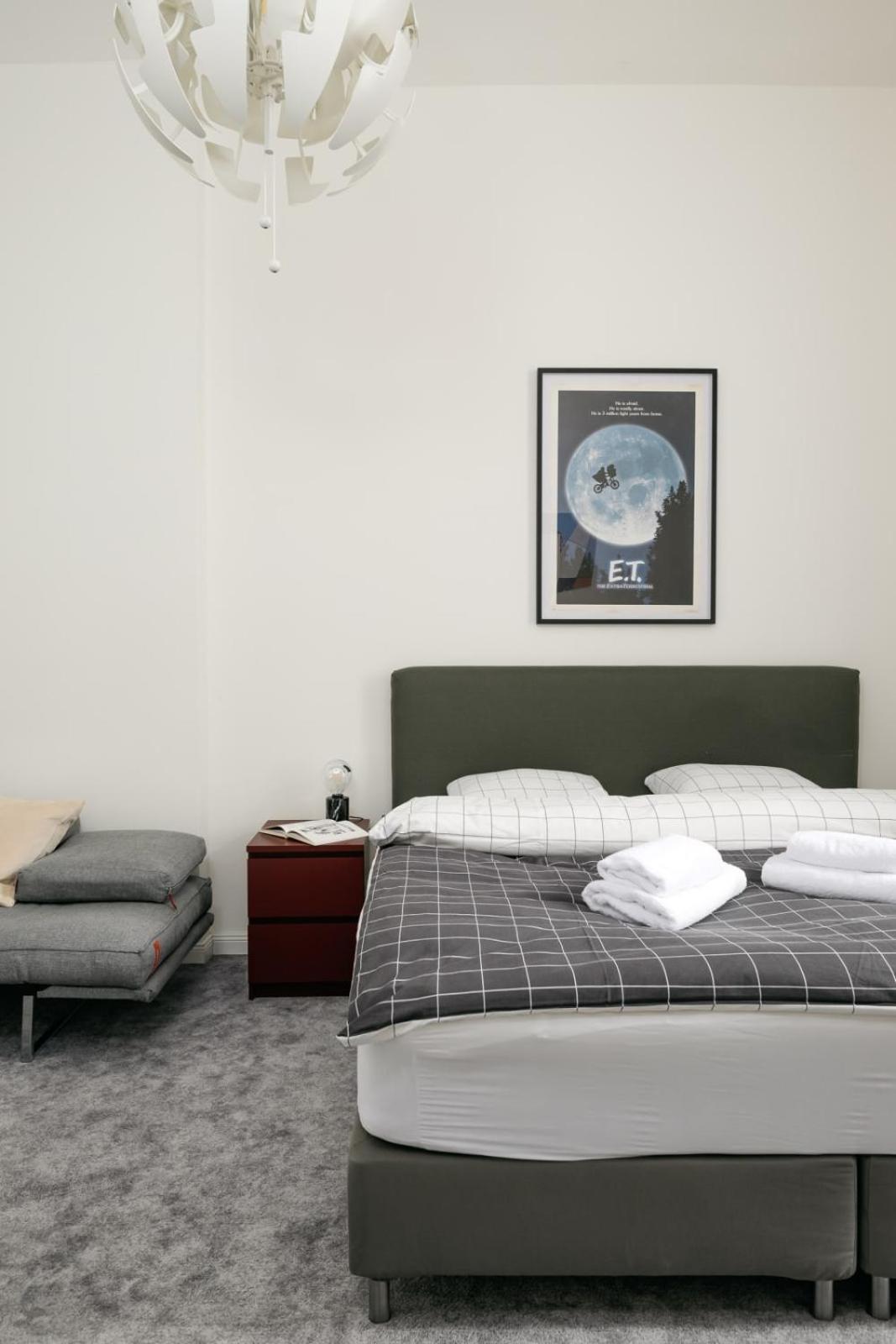 Comfortable And Cosy Apt A Few Steps From Dancing House And Naplavka Dance ปราก ภายนอก รูปภาพ