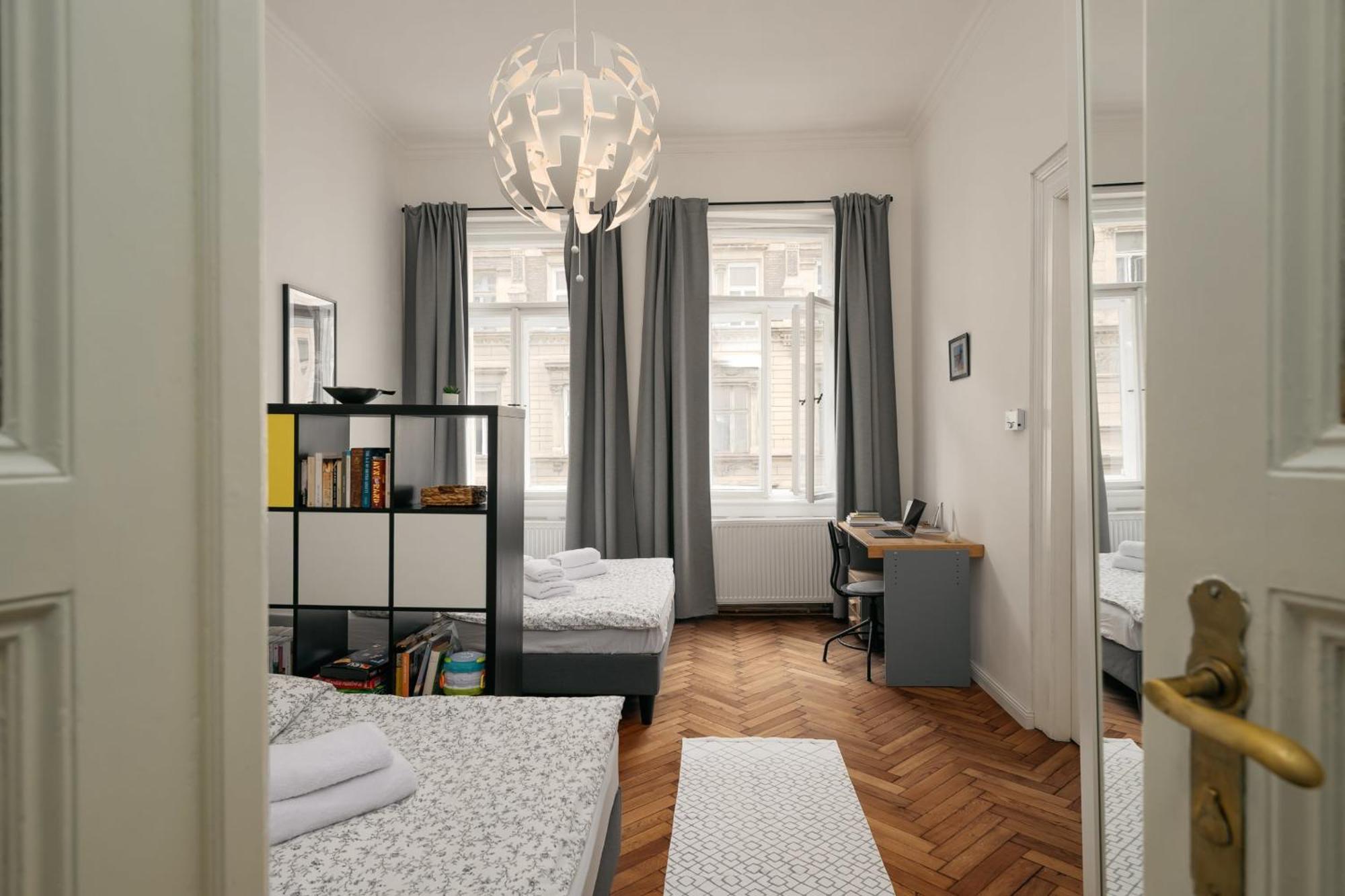 Comfortable And Cosy Apt A Few Steps From Dancing House And Naplavka Dance ปราก ภายนอก รูปภาพ