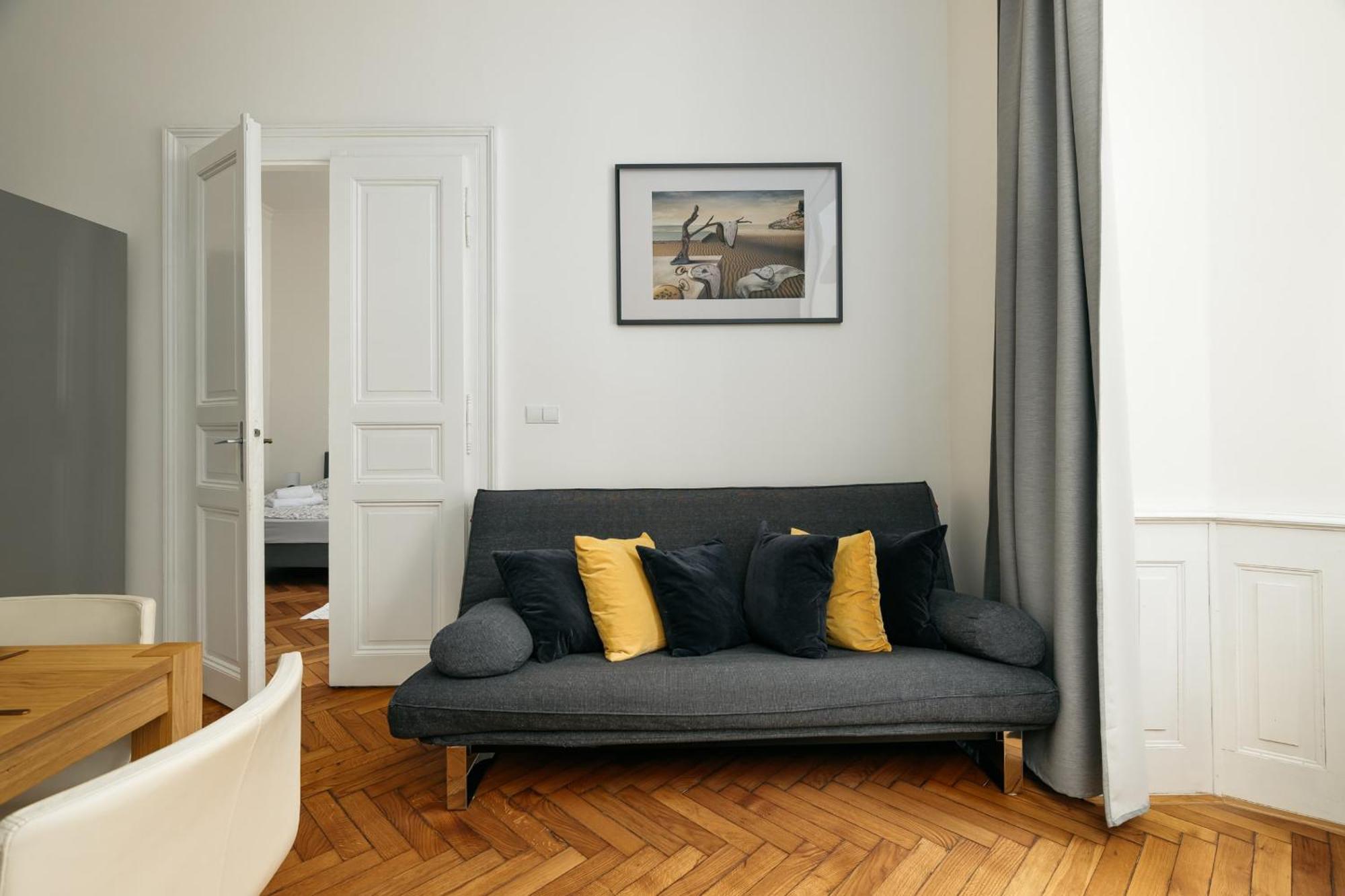 Comfortable And Cosy Apt A Few Steps From Dancing House And Naplavka Dance ปราก ภายนอก รูปภาพ