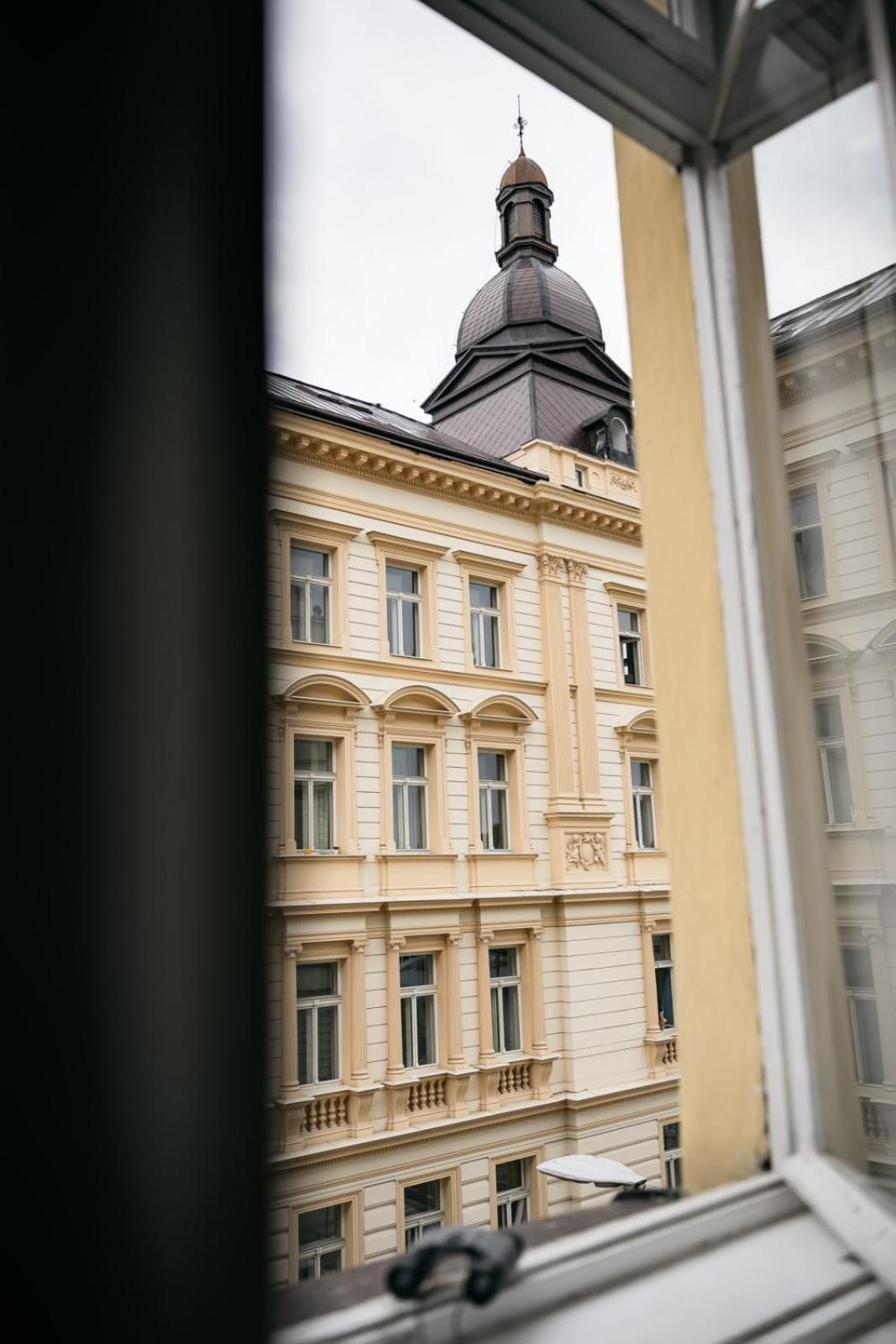 Comfortable And Cosy Apt A Few Steps From Dancing House And Naplavka Dance ปราก ภายนอก รูปภาพ